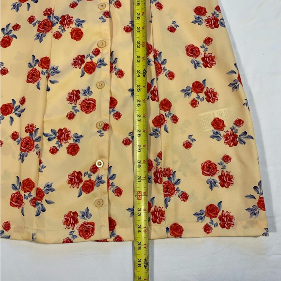 Floral Yellow Button-Up Sleeveless Dress with Black Collar – Retro Style - Picture 5 of 6